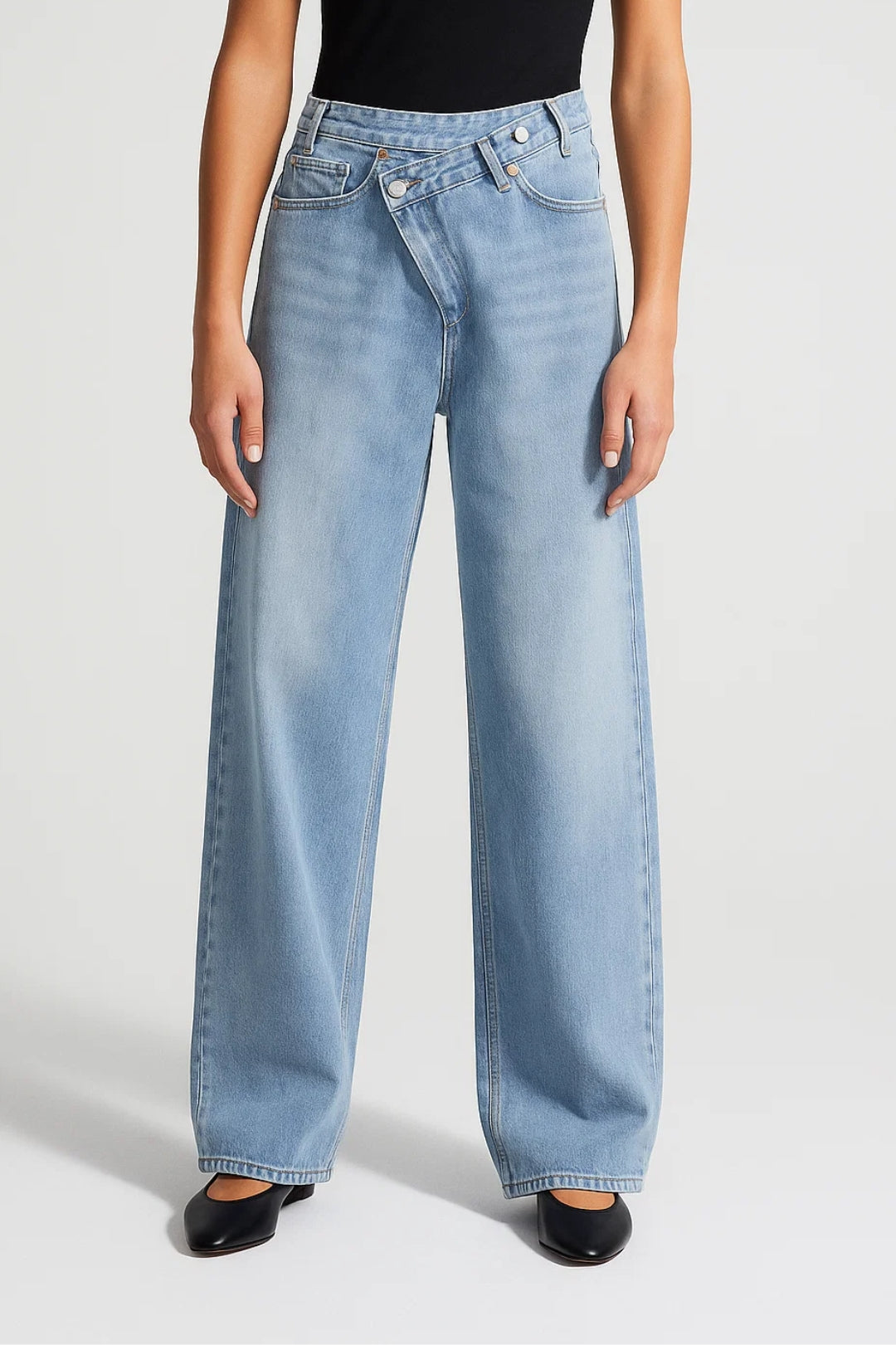 Céa | Vaquero de tiro alto con diseño asimétrico moderno