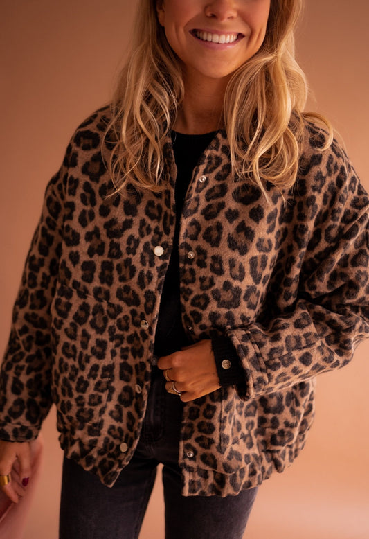 Lola | Chaqueta tendencia con estampado de leopardo